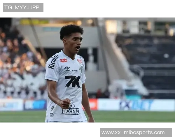 热刺主场失利西汉姆新援索萨赛后更衣室与队友互动