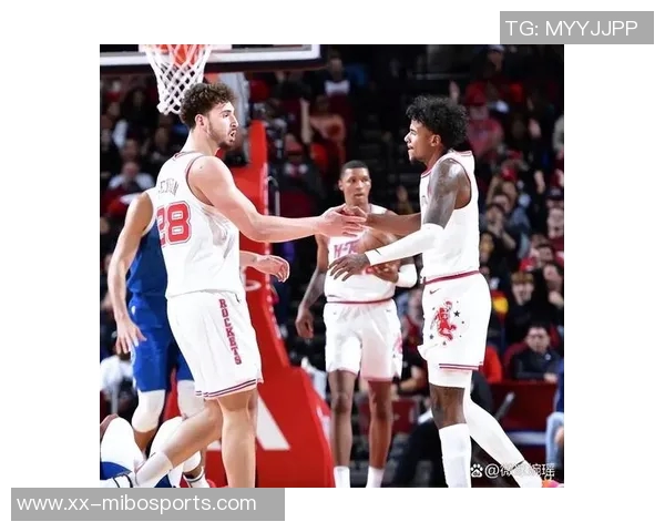 乌度卡称赞卡佩拉护筐与空接能力申京双塔组合展现更强侵略性